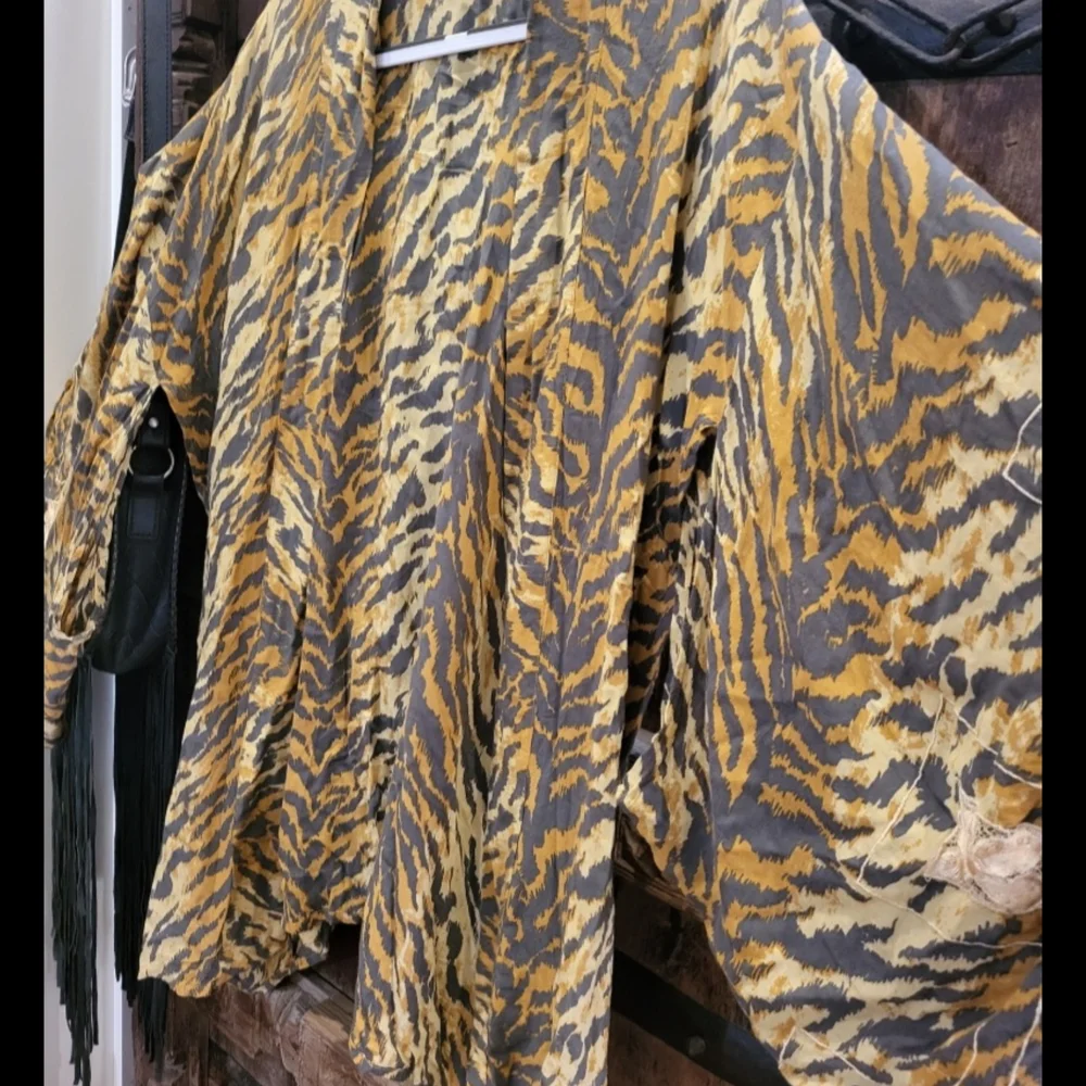 Spell Vintage Super Rare Caspian Tiger Kinono - Picture 3 of 10
